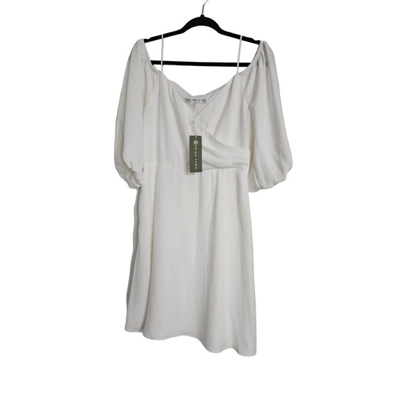 Trina Turk Dresses & Skirts - NWT Trina Turk White off the Shoulder Dress
